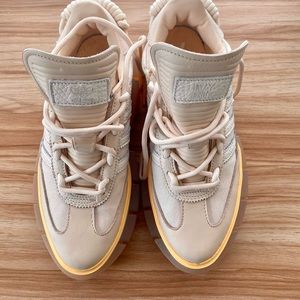 Ivy Park Super Sleek